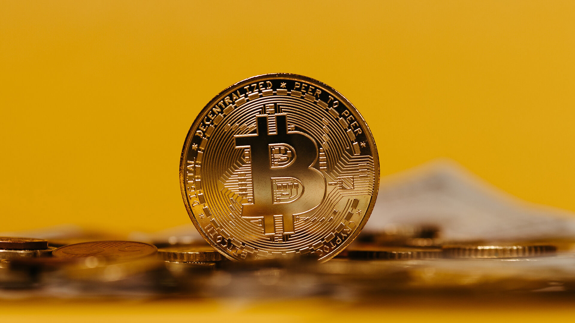 Invertir en criptomonedas vs. bienes raíces: ¿qué conviene más?